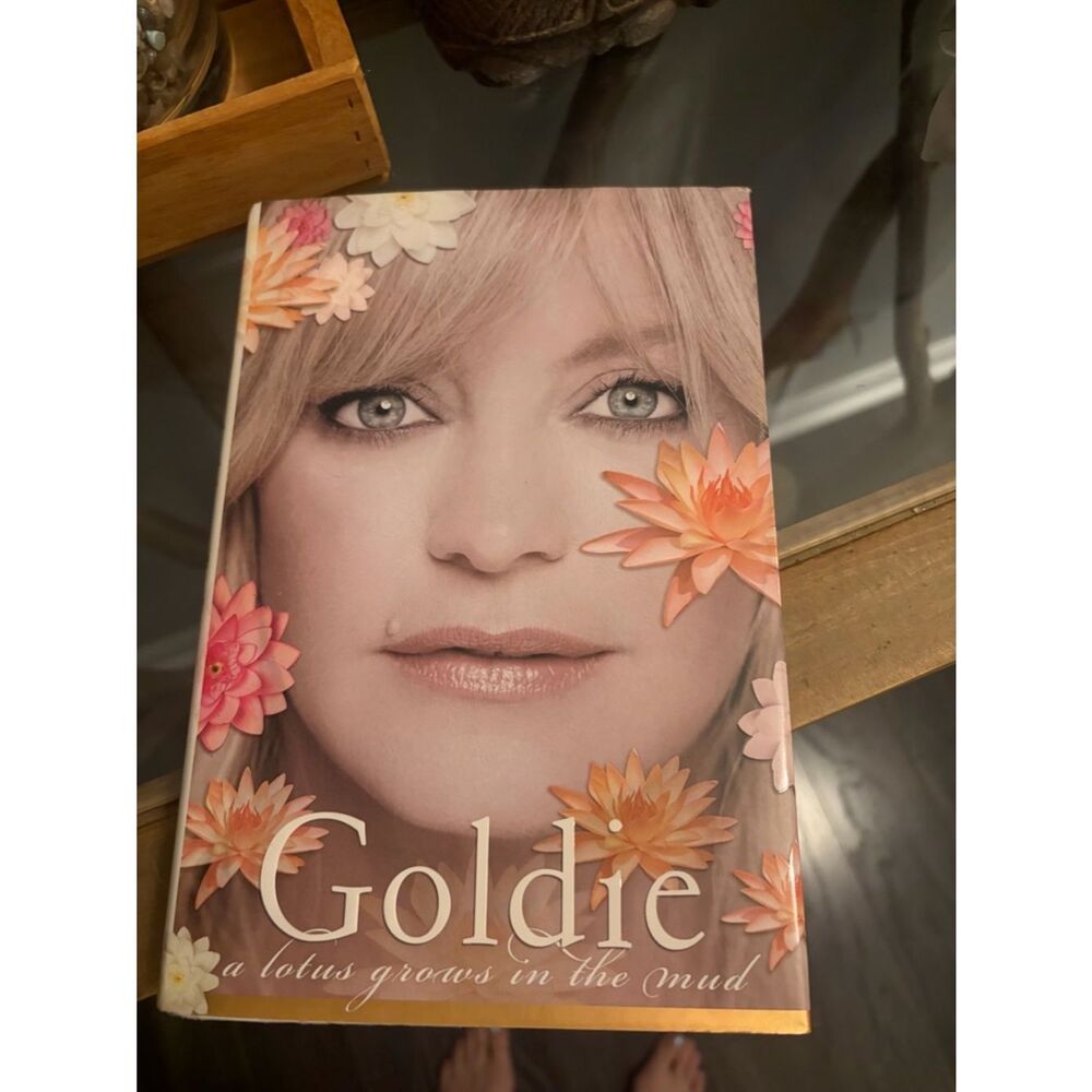 Goldie 'A Lotus Grows in the Mud' Hardcover with Floral Cover - Pink & Peach boo